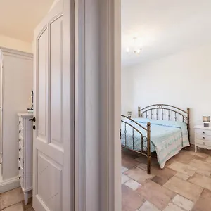 Ely House Casa vacanze